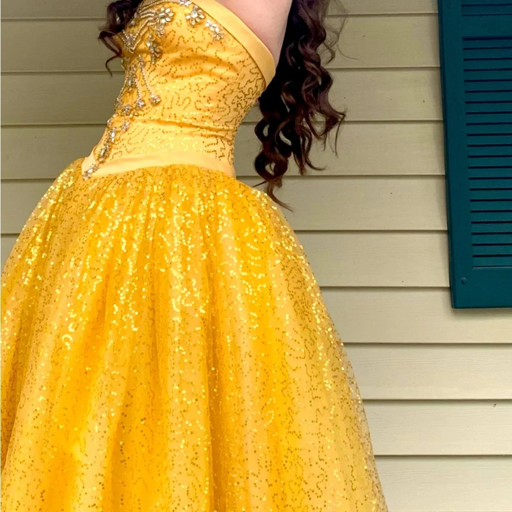 This is a prom dress! Size 4 worn once, there is a jewel coming off easy fix!! - Picture 1 of 3